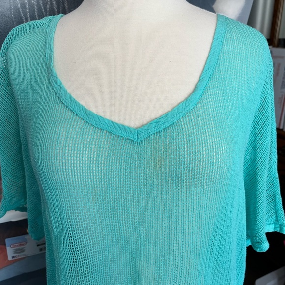 Woven Top - Picture 2 of 6